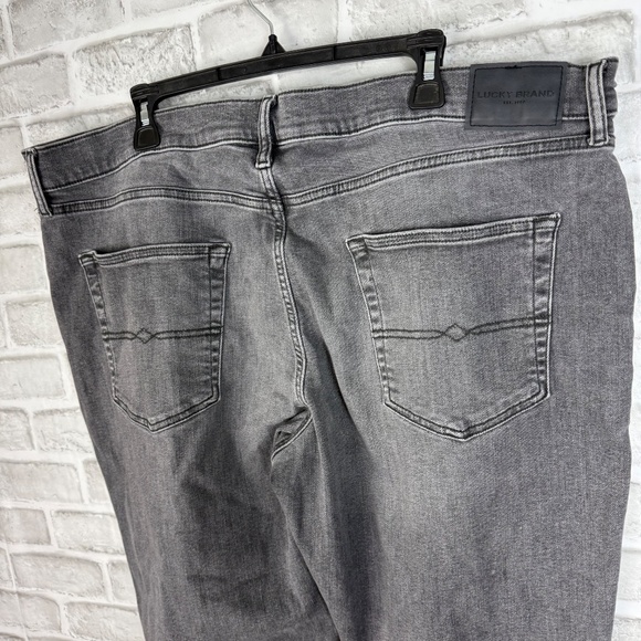 Lucky Brand 410 Athletic Straight Leg Charcoal Black Denim Jeans Mens 42 x 32 - Picture 4 of 12